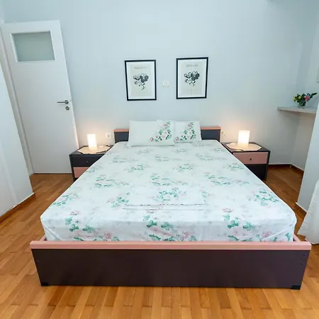 Urban Chic Flat Pagrati *