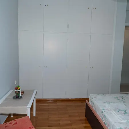 Urban Chic Flat Pagrati Apartment