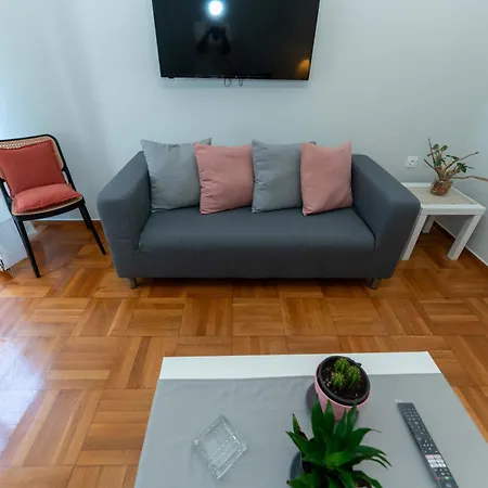 Urban Chic Flat Pagrati * Athens