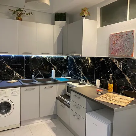 Urban Chic Flat Pagrati Apartment